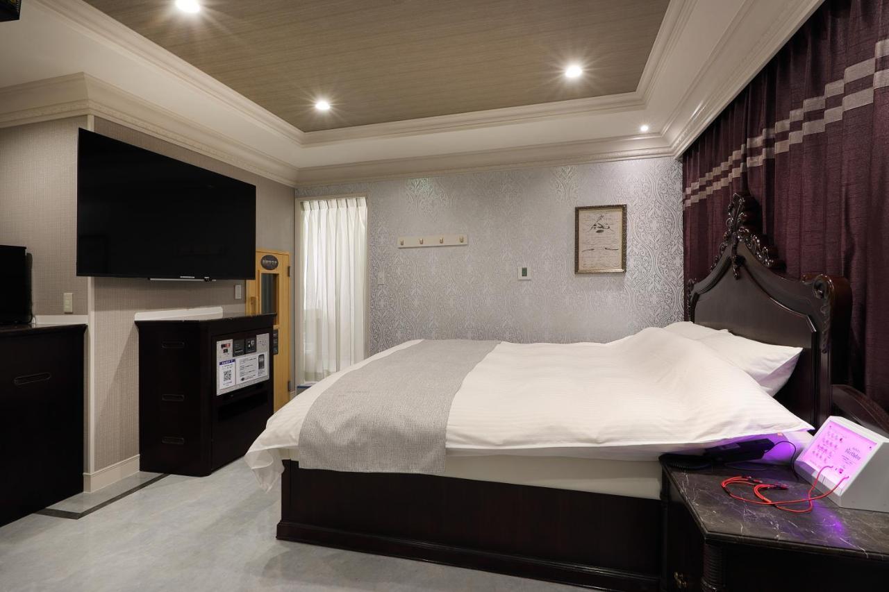 ホテルバースデー岐阜西店 Hotel Birthday Gifuwest (Adults Only) Экстерьер фото
