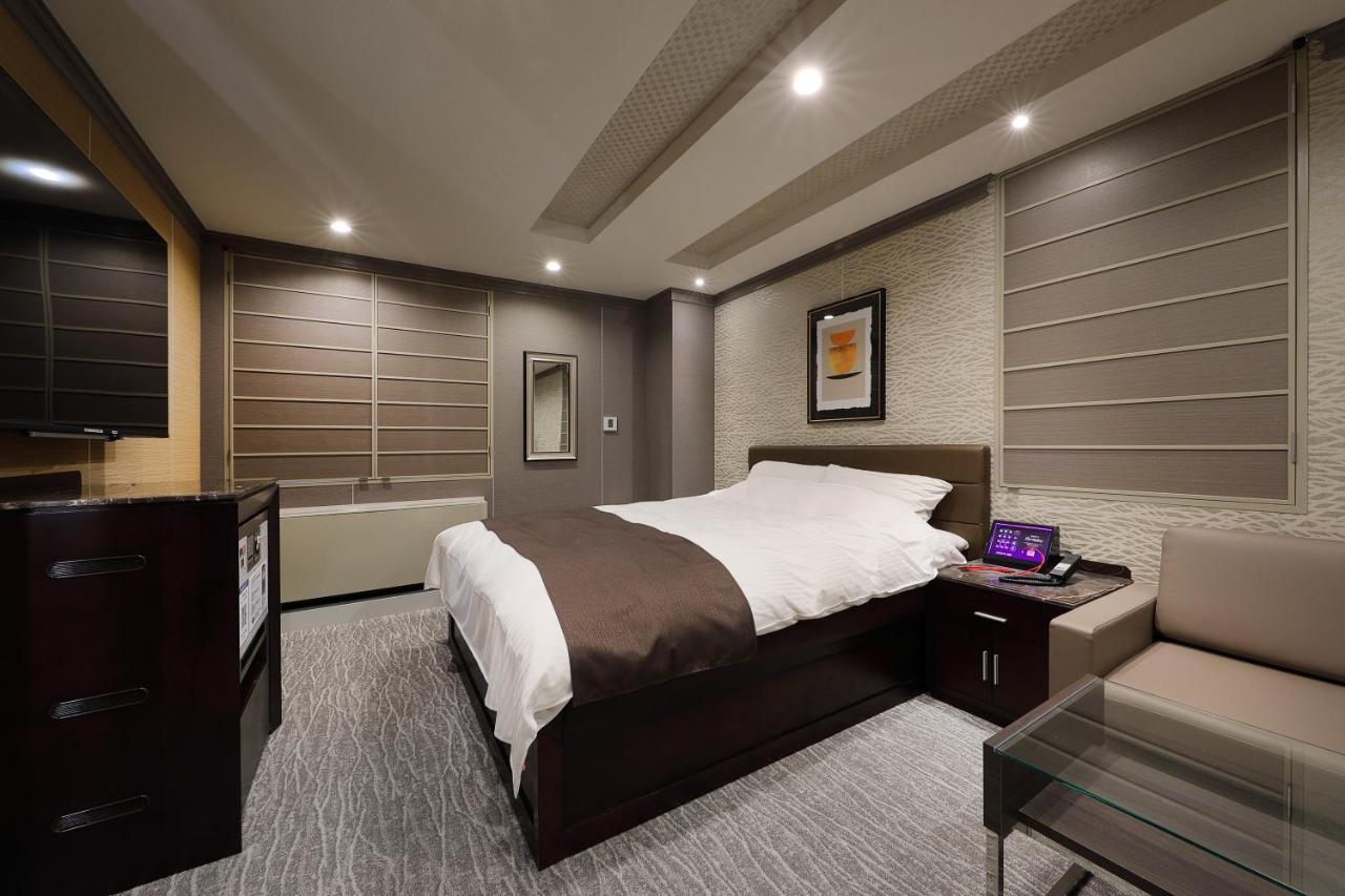 ホテルバースデー岐阜西店 Hotel Birthday Gifuwest (Adults Only) Экстерьер фото